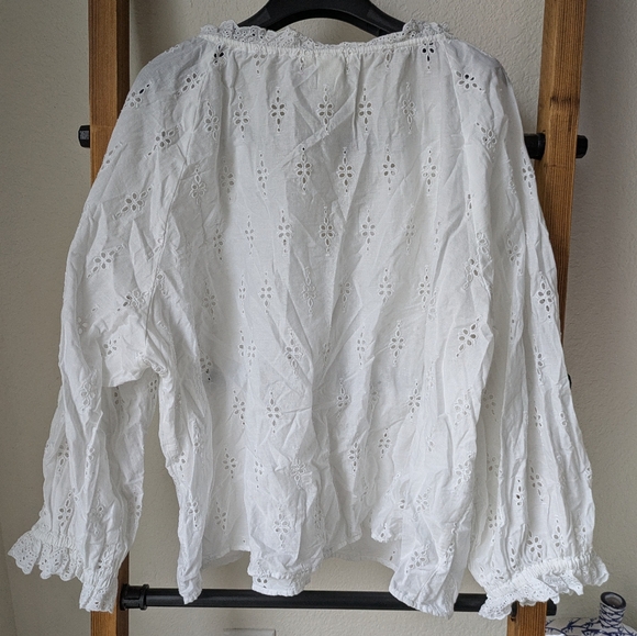 H&M Women's White Eyelet Blouse - Size XL - Picture 2 of 5